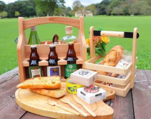 木頭杉のBeer Caddyで大人ピクニック♪