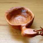 クセがすごいけど意外とフィットする杉のスープカップ